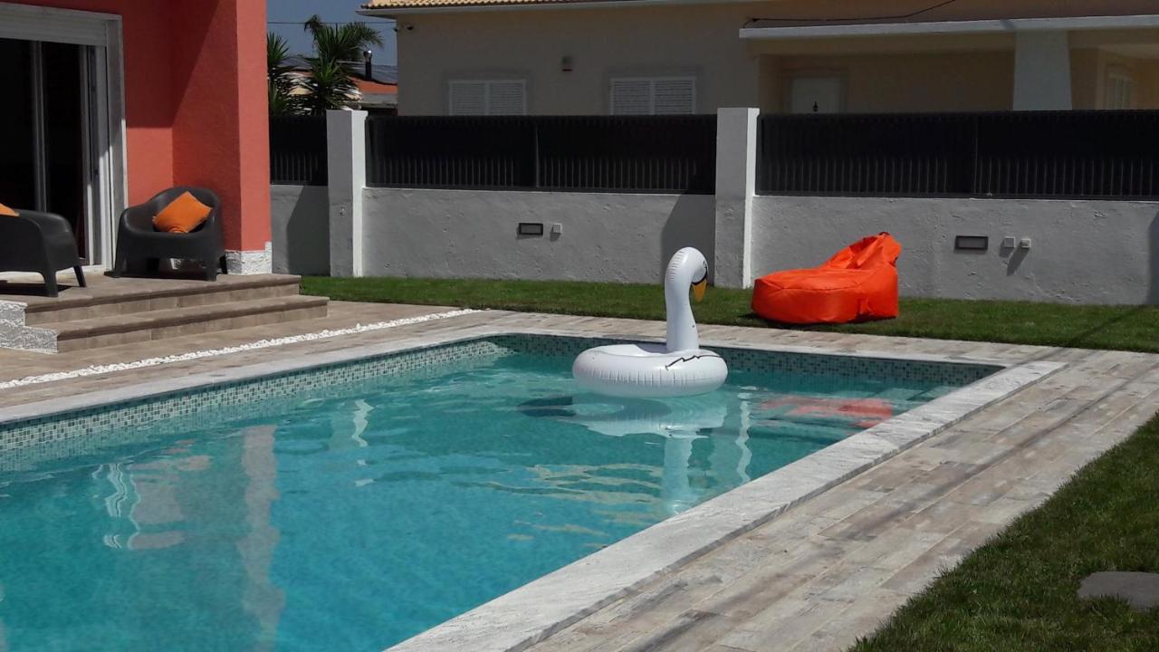 Family Villa Pool & Beach Caparica Exterior foto